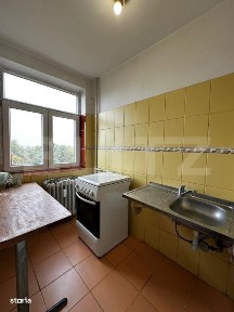 Garsoniera semidecomandata, 32 mp, zona Brazda