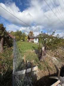 Vând casă bătrânească Serbanesti/Calimanesti+ 4000 mp teren extravilan