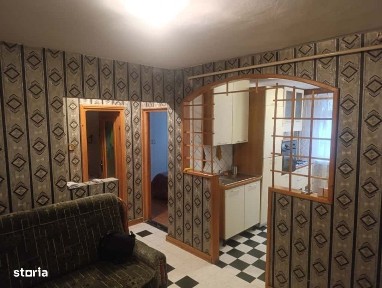 Apartament 3 camere decomandat, hol spatios, zona Mall Precista