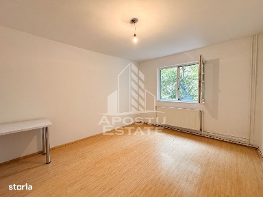 Garsoniera, 22mp, boxa, etajul 1, renovata, zona Blascovici Timisoara