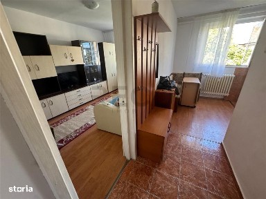 Garsoniera spatioasa de vanzare