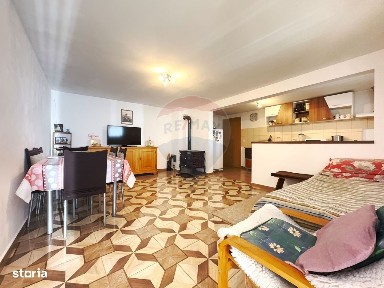 Casă cu potențial, teren generos, poziție bună, în Pișchia