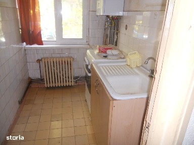 Centru-etajul 2-bloc construit cu apartamente proprietate personala