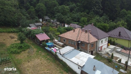 Casă de vânzare în Curtea de Argeș.