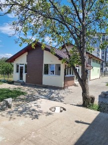 Vând casa in Mioveni centru teren 1260 mp