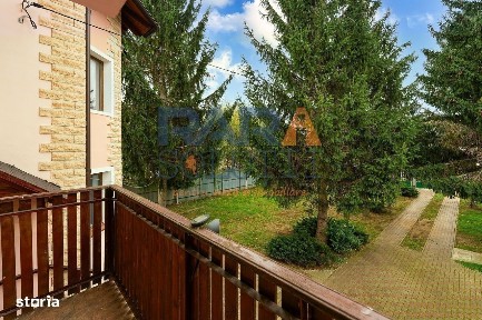 Vilă cu 6 dormitoare, 2 garaje, anexe multiple - 2076 mp teren