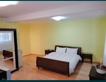 Închiriez garsoniera parter cu etaj