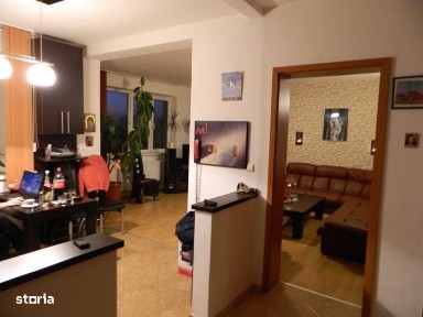vand apartament 2 camere decomandate zona calea dumbravii
