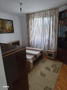Dambu Pietros - Vanzare apartament 3 camere - Str. Parangului