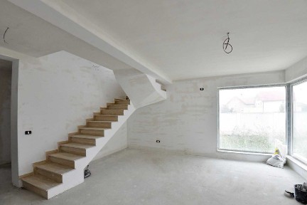 Casa spatioasa cu curte proprie- Navodari,Constanta