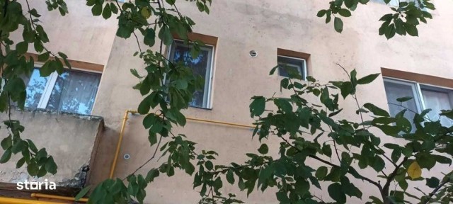 Vand apartament 3 camere decomandat