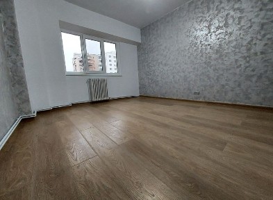 Apartament Pacurari 3 camere decomandat renovat etaj 2/9 an 1990 persoana fizica