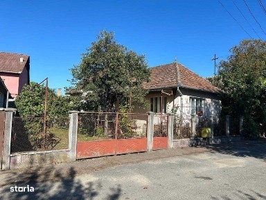 Casa cu teren generos de vanzare Gherla, str. Liviu Rebreanu