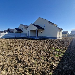 Casa cu etaj si 3 dormitoare Hemeius