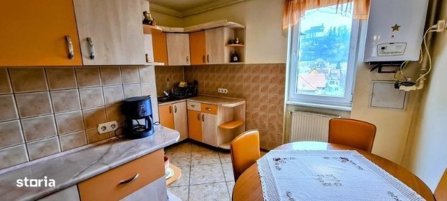 Inchiriez apartament 3 camere