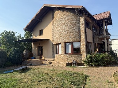 Casa spatioasa cu teren generos-700 mp Campia Turzii, jud.Cluj