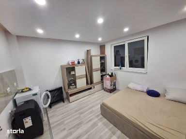 Vând garsoniera in vulcan