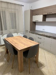 Inchiriez vila in Lazu-S+P+1+M- 5 camere suprafata utila 240 mp