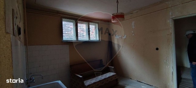 Apartament cu 4 camere de vânzare în zona Central