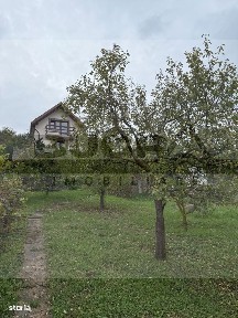 Casa individuala, teren 695 mp, renovata complet, Dezmir