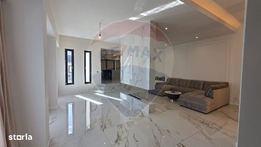 Casă / Vilă cu 5 camere de vânzare în zona Central