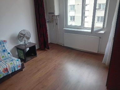 Garsoniera Maratei 24mp etaj 3 renovata centrala termopan baie cu dus