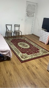 Inchiriez garsoniera la curte