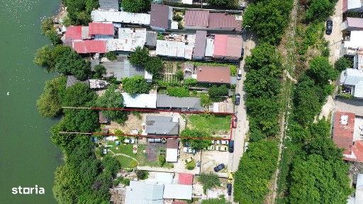 Teren cu deschidere la lac