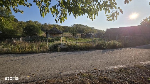 CASA CU TEREN 2690 MP MOCIU