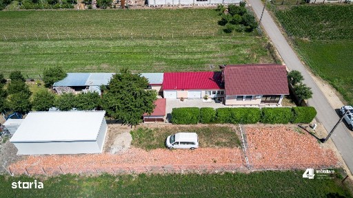 Casa în Curtici din 2015, teren generos cu livadă de pomi fructiferi