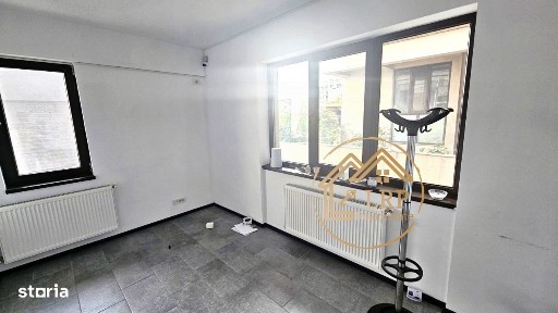 Colentina-Carrefour- Spatiu parter, 61mp, 72mp, 2 intrari, cabinet sto