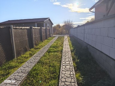 Casa de vanzare în Sântion