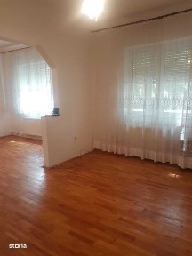 Inchiriez casa in Oradea, central, 3 camere, singur in curte