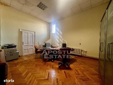 Apartament cu 5 camere,zona Ultracentral