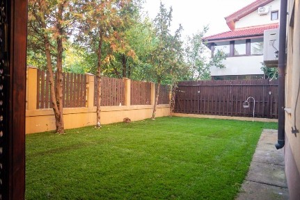 vilă mobilată și utilată, cu panouri solare, piscina, proprietar