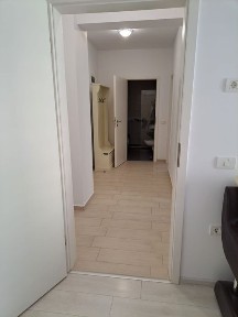 Proprietar,închiriez ap 2 camere,zona Coresi, pret 450 euro