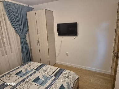 Apartament 3 camere semidecomandat