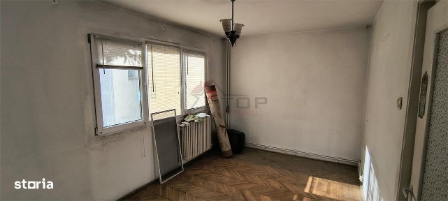 Apartament 3 camere semidecomandat, Podu Ros - FARA RISC