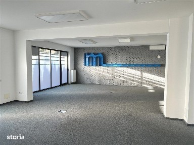 Cladire individuala pentru birou/ Parcare generoasa / Zona comerciala
