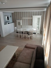 Închiriez casa Fermelor