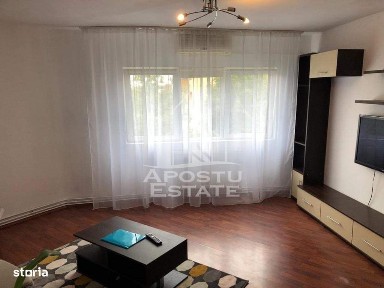 Apartament cu 3 camere, decomandat, centrala proprie, zona Soarelui