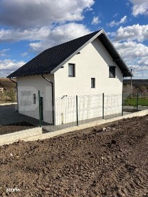 Casa cu 3 camere, 120 mp, loc. Moara