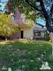 Vila individuala cuplata 6 camere P+E+M, cu incalzire pe centrala si s