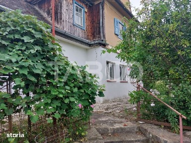 Apartament spatios la casa 82 mp 2 camere strada Livezii Cisnadie