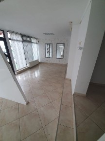 Apartament, spațiu comercial, extindere