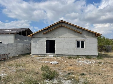 Vând casă Coșoveni la gri stradal