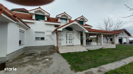 RECO Vila unica in Santion cu teren de 2200mp