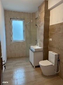 De vanzare 2 camere,2 balcoane etajul 1