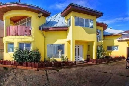 Vand și în Rate Casa,Hala,Depozit,Curte betonata 2500mp