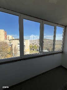 Apartament 3 camere de vânzare - Micro 7
